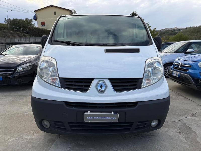 Usata Renault Trafic 114 CV (83 kW) 2009 Bianco Monovolume
