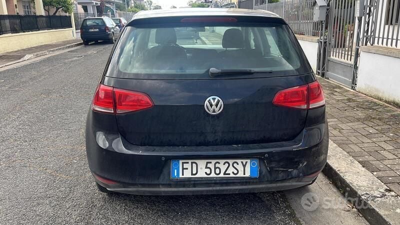 Nero Usata 2016 VW Golf VII Utilitaria | 7500 € (Super prezzo) - Immagine 1/4
