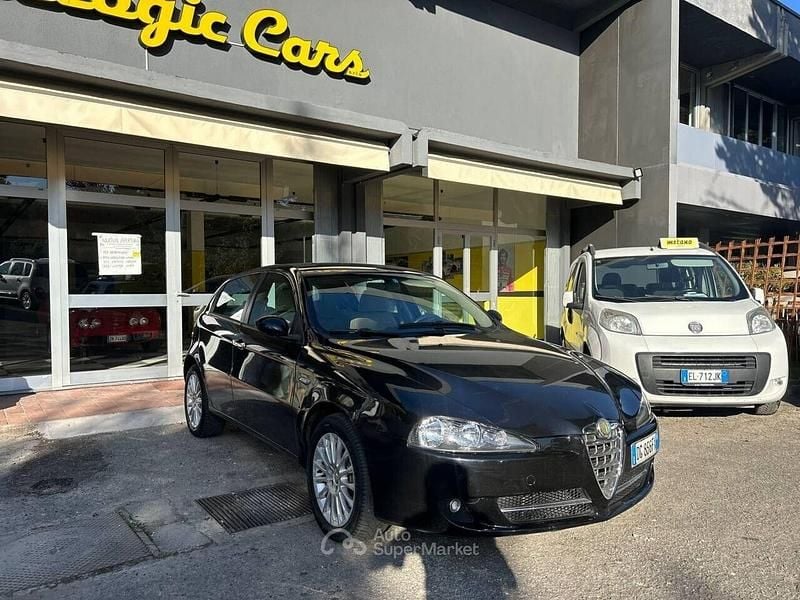 Usata Alfa Romeo 147 Exclusive 120 CV (88 kW) 2007 Nero Utilitaria