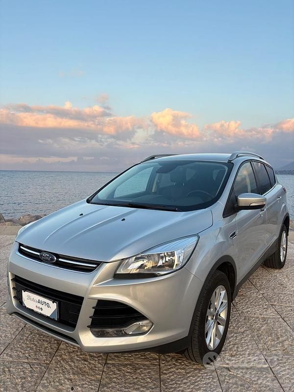 Usata Ford Kuga Business Edition 150 CV (110 kW) 2015 Grigio SUV