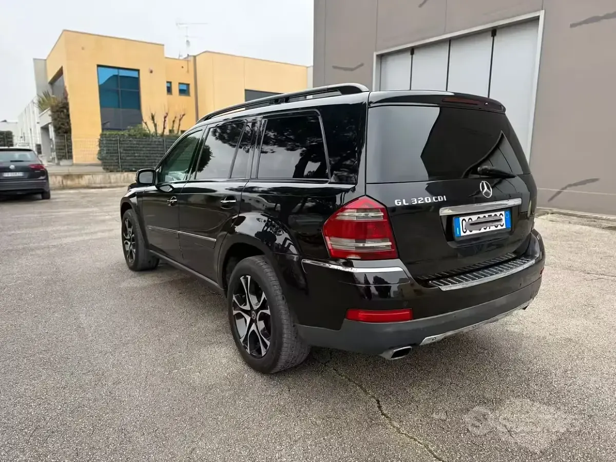 Usata Mercedes GL320 224 CV (164 kW) 2008 Nero SUV