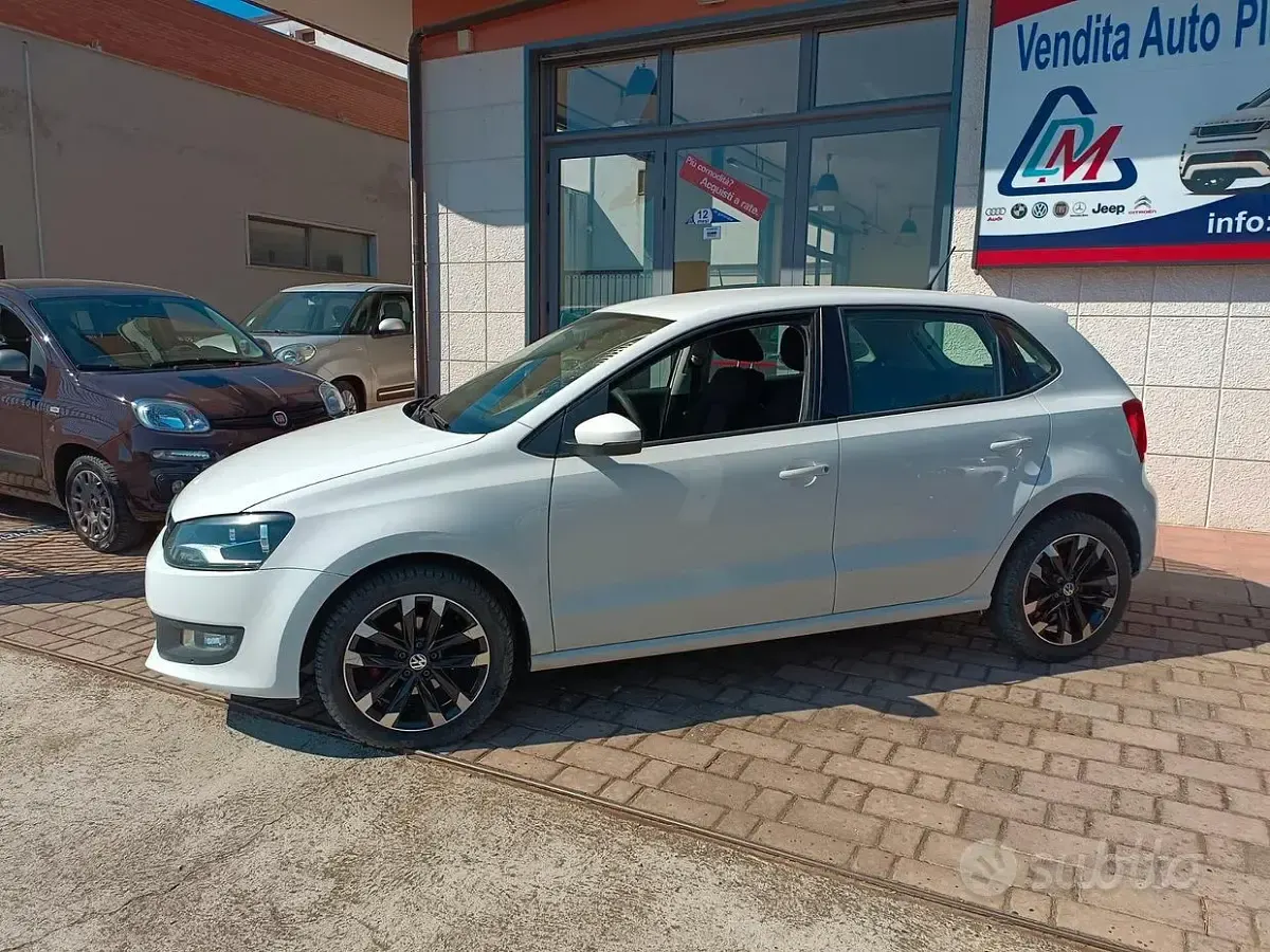 Usata VW Polo Trendline 75 CV (55 kW) 2014 Bianco Berlina
