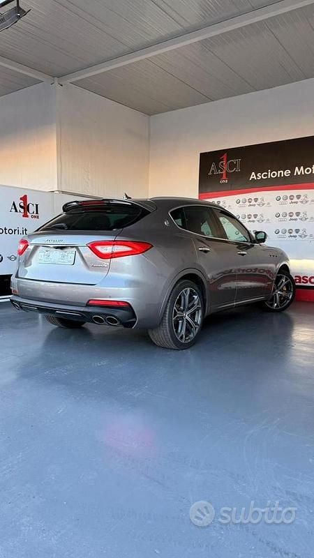 Begagnad Maserati Levante 430 HK (316 kW) 2019 Grå SUV