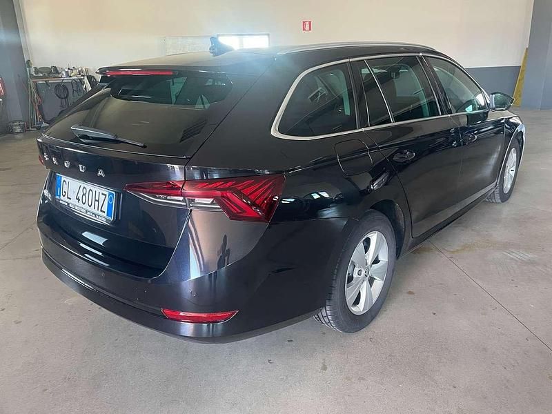 Usata Skoda Octavia Style 150 CV (110 kW) 2022 Nero Station wagon