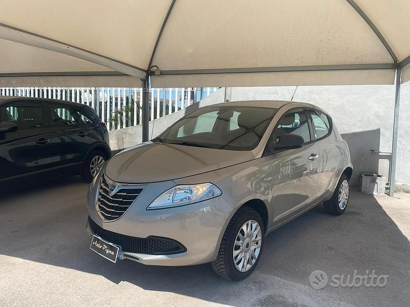 Grigio Usata 2014 Lancia Ypsilon Gold Due volumi | 5999 € (Buon prezzo) - Immagine 1/4