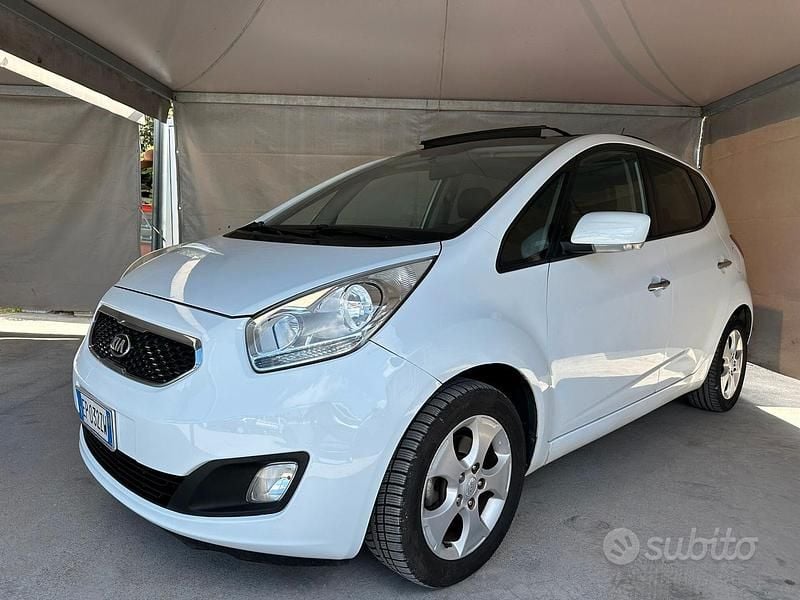 Usata Kia Venga 90 CV (66 kW) 2013 Bianco Utilitaria