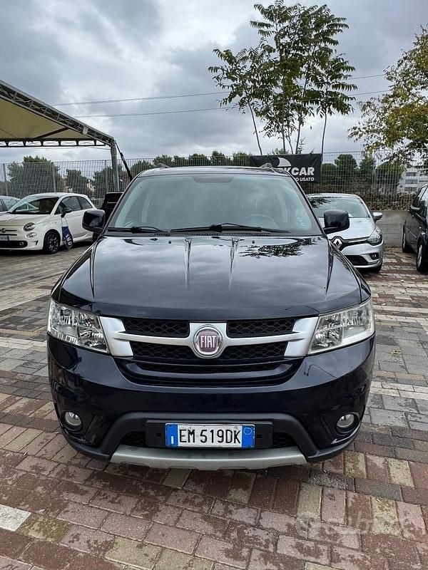 Usata Fiat Freemont Lounge 140 CV (102 kW) 2012 Blu SUV