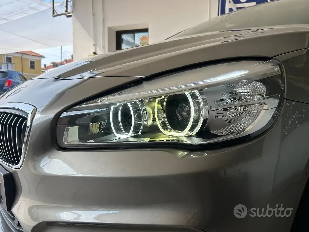 Usata BMW 218 Luxury Line 150 CV (110 kW) 2015 Grigio Station wagon