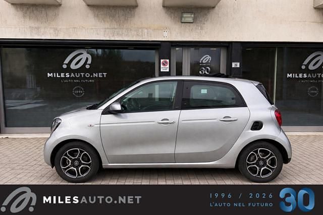 Begagnad Smart ForFour 71 HK (52 kW) 2019 Silver Halvkombi