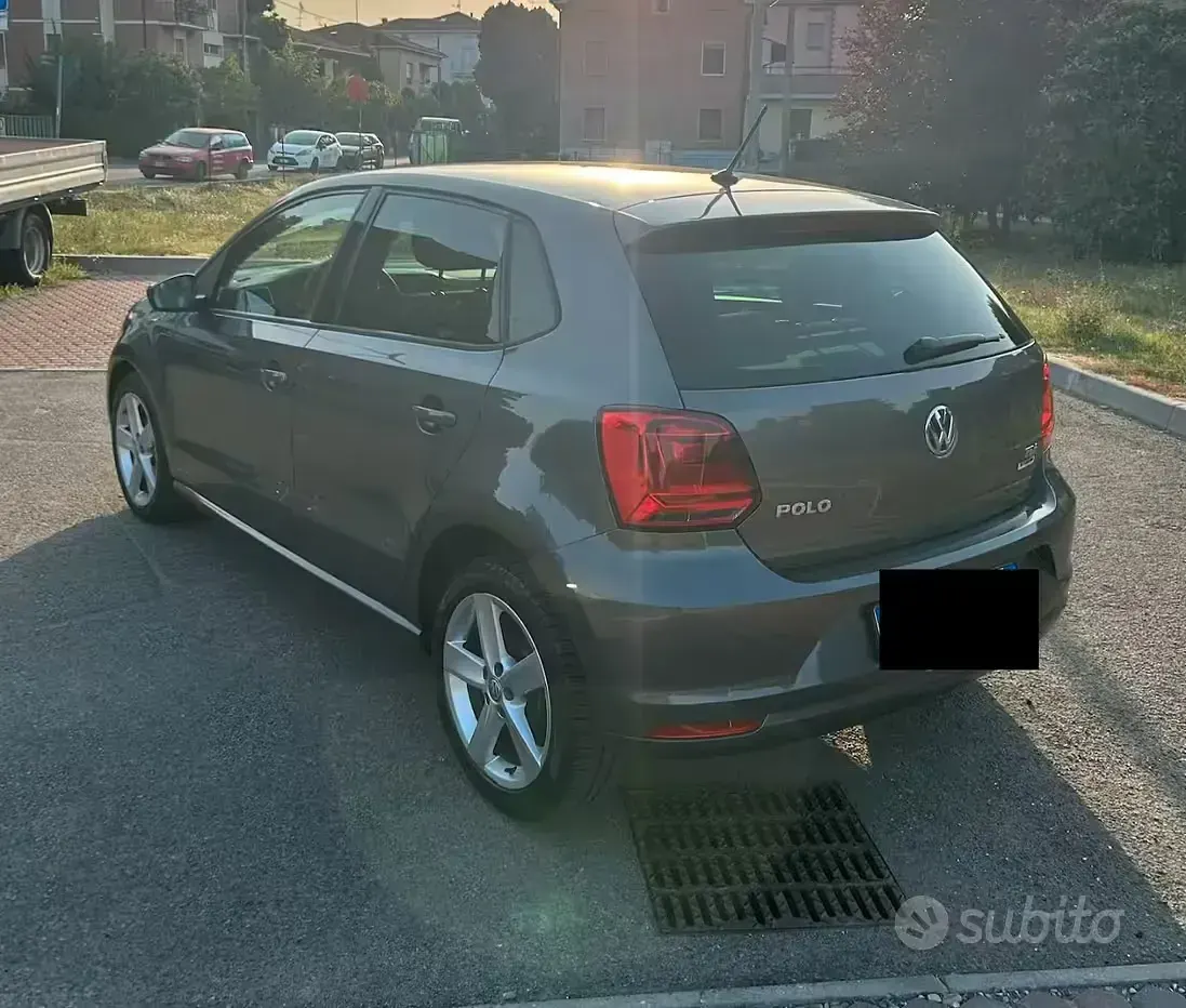 Usata VW Polo Comfortline 75 CV (55 kW) 2014 Grigio Utilitaria