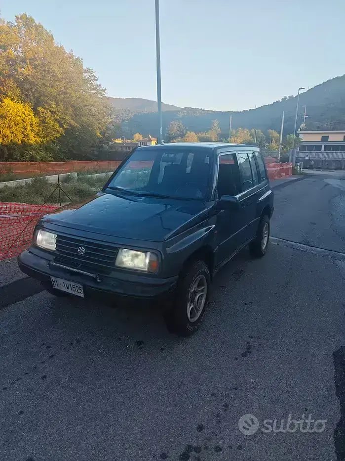 Usata Suzuki Vitara 96 CV (70 kW) 1992 Grigio SUV