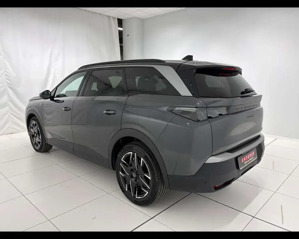 Usata Peugeot 5008 GT 136 CV (100 kW) 2025 Grigio titanio SUV