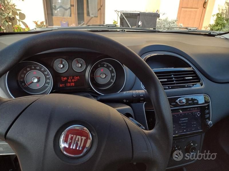 Usata Fiat Punto Young 69 CV (50 kW) 2016 Grigio Utilitaria