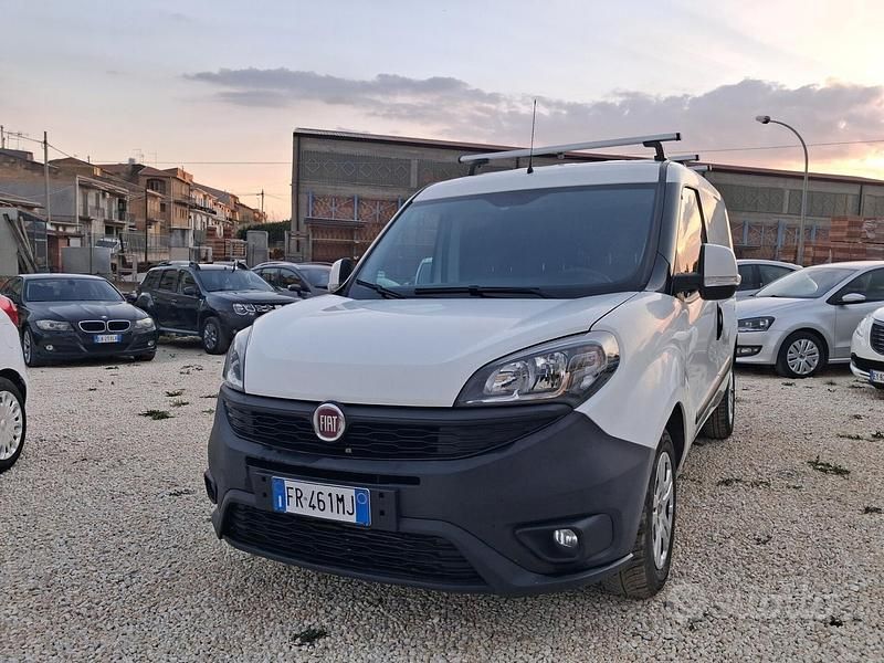 Usata Fiat Doblò 120 CV (88 kW) 2018 Bianco Monovolume
