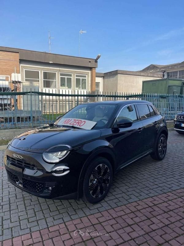 Nuova Fiat 600 La Prima 110 CV (80 kW) 2025 Nero SUV