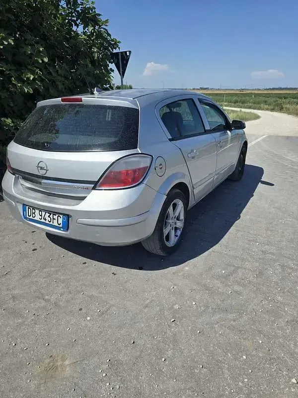 Usata Opel Astra Edition 101 CV (74 kW) 2001