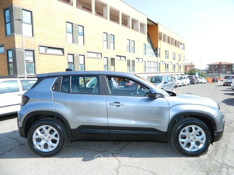 Usata Jeep Avenger Altitude 101 CV (74 kW) 2024 Rosso SUV