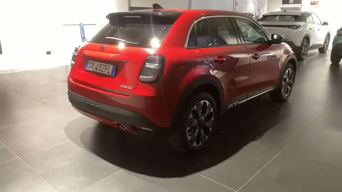 Usata Fiat 600 La Prima 110 CV (80 kW) 2025 Rosso SUV