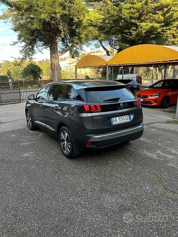 Usata Peugeot 3008 Allure 131 CV (96 kW) 2023 Grigio SUV