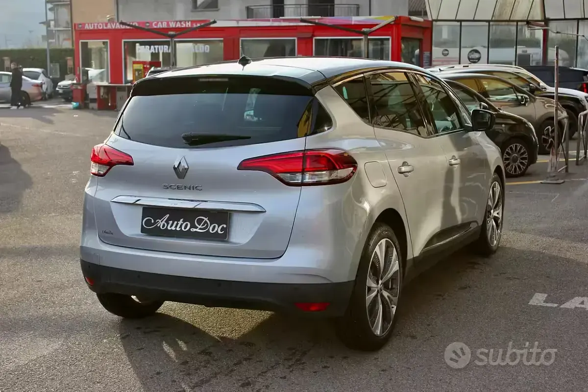 Usata Renault Scénic Intens 110 CV (80 kW) 2017 Grigio Monovolume