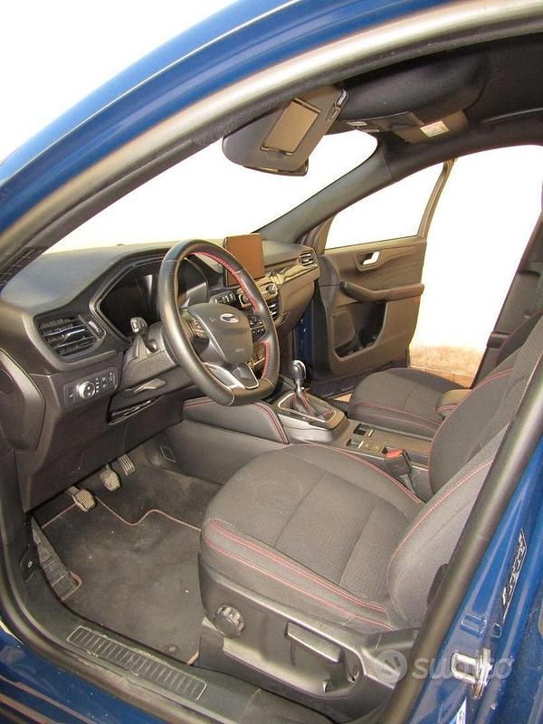 Usata Ford Kuga 120 CV (88 kW) 2022 Blu SUV