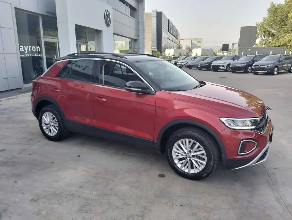 Usata VW T-Roc Life 110 CV (80 kW) 2022 Rosso SUV