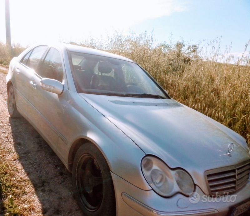 Usata Mercedes C270 136 CV (100 kW) 2003 Grigio Berlina