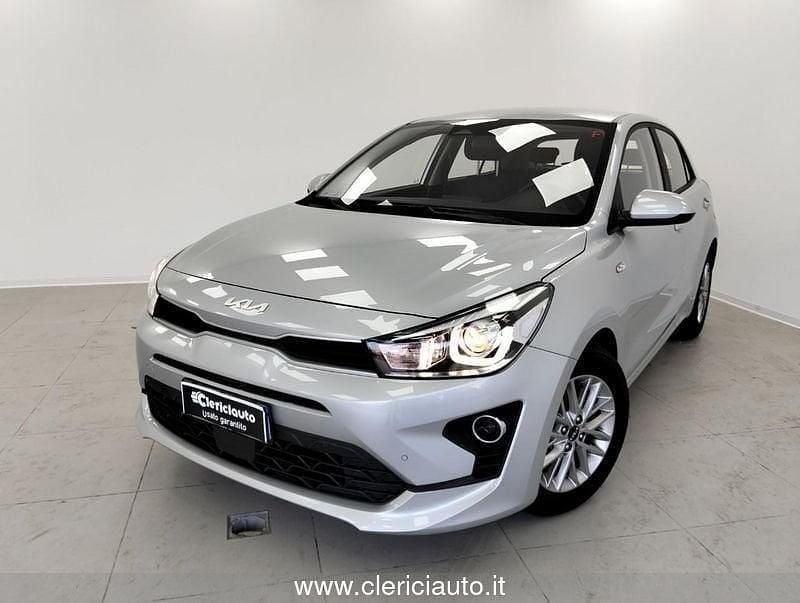 Usata Kia Rio Style 83 CV (61 kW) 2022 Argento Berlina