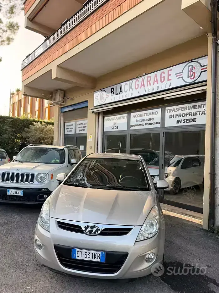 Usata Hyundai i20 Comfort 78 CV (57 kW) 2011 Grigio Utilitaria