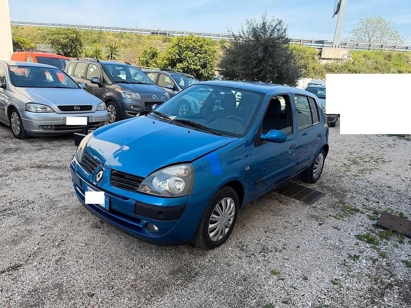Usata Renault Clio II Dynamique 60 CV (44 kW) 2006 Blu Berlina
