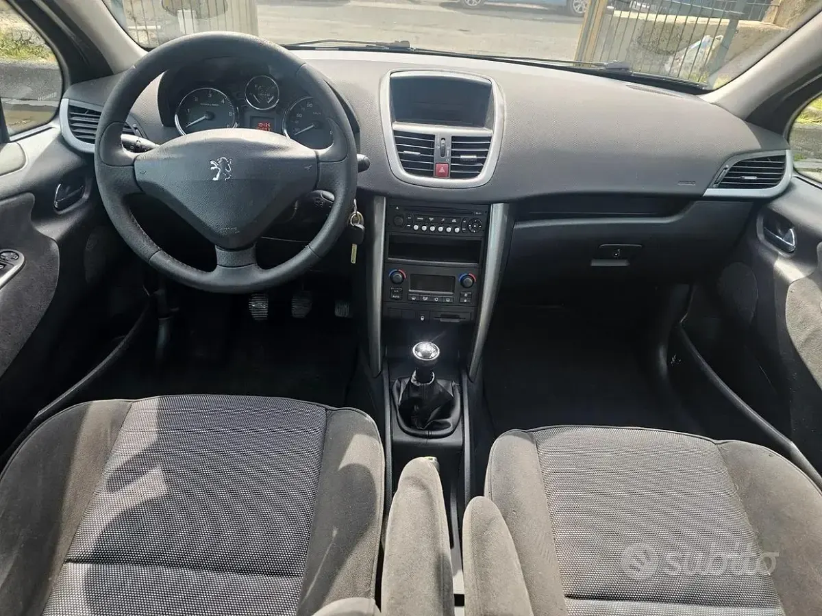 Usata Ford Mondeo Ghia 155 CV (114 kW) 2006 Grigio Berlina
