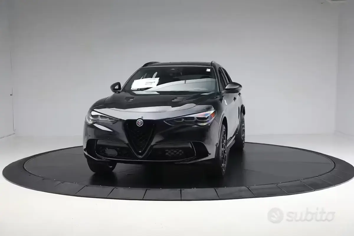 Nuova Alfa Romeo Stelvio Quadrifoglio 510 CV (375 kW) 2026 Nero SUV