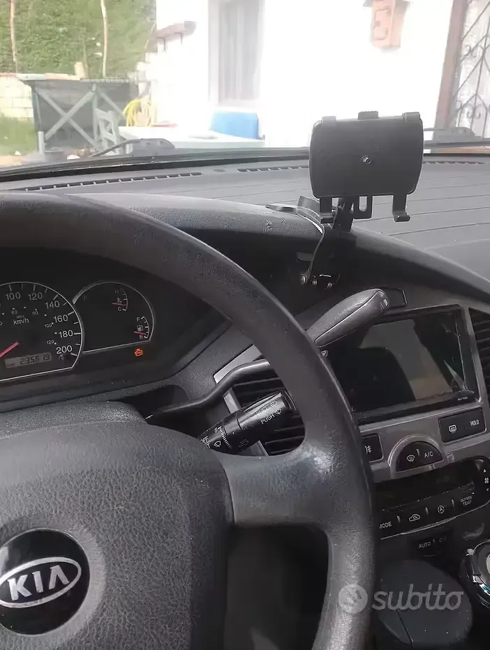 Usata Kia Carens 112 CV (82 kW) 2004 Nero Monovolume