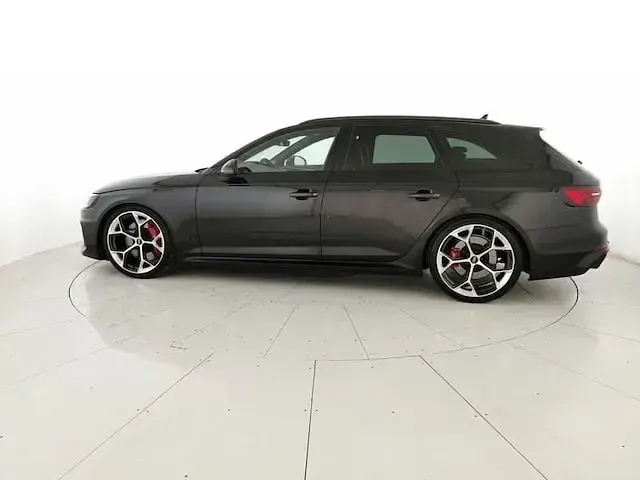 Usata Audi RS4 Comfort 450 CV (330 kW) 2024 Nero Station wagon