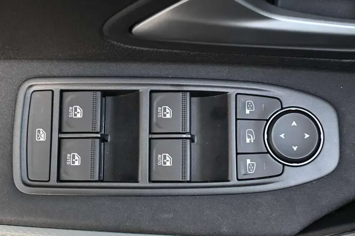 Usata Dacia Duster Essentiel 101 CV (74 kW) 2024 Nero SUV
