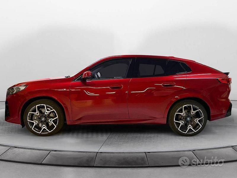 Usata BMW iX2 M Sport 230 kW (313 CV) 2024 Rosso SUV