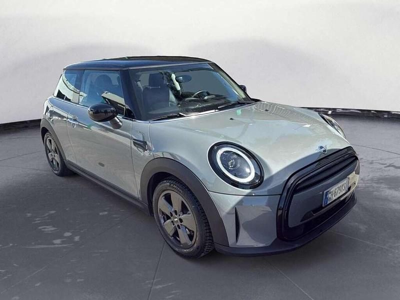 Usata Mini ONE Classic 102 CV (75 kW) 2021 Grigio metallizzato scuro Utilitaria