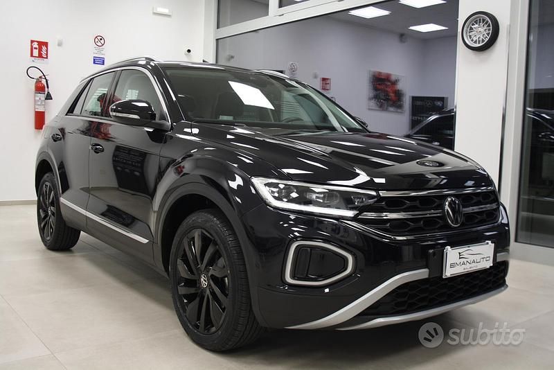 Usata VW T-Roc 116 CV (85 kW) 2023 Nero SUV