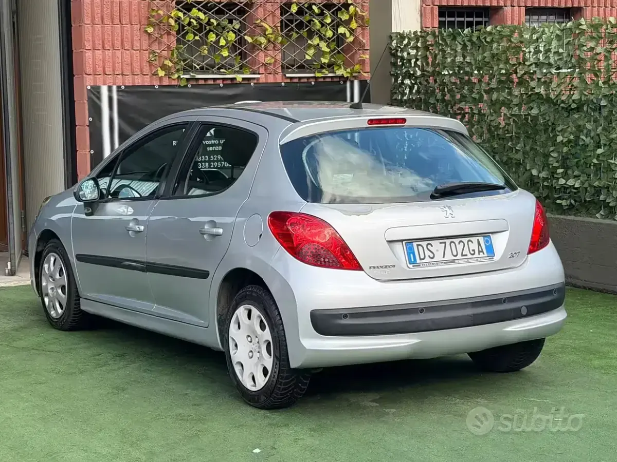 Usata Peugeot 207 68 CV (50 kW) 2008 Grigio Berlina