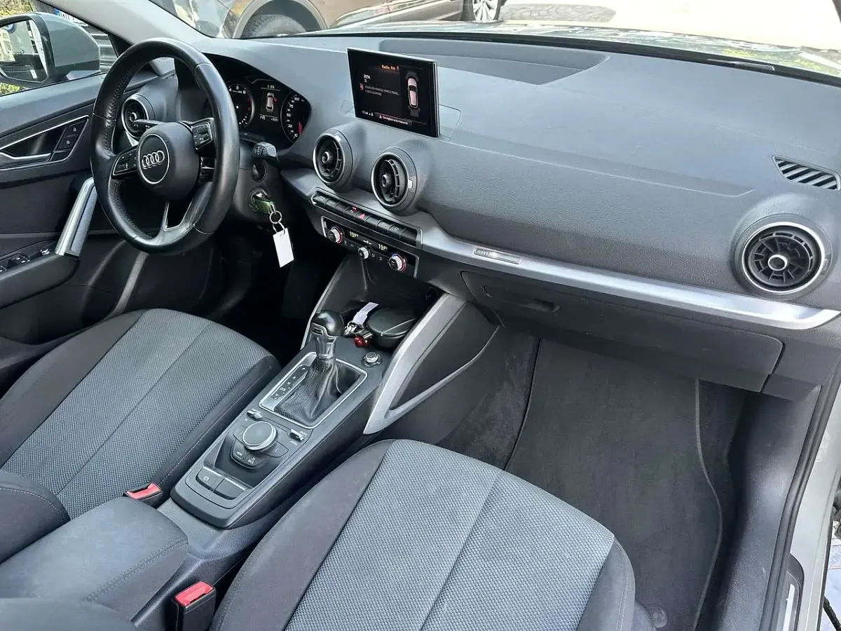 Usata Audi Q2 Design 150 CV (110 kW) 2017 Grigio chronos SUV
