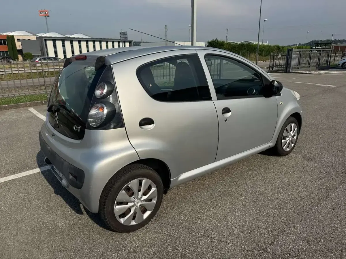 Usata Citroën C1 68 CV (50 kW) 2010 Argento Utilitaria