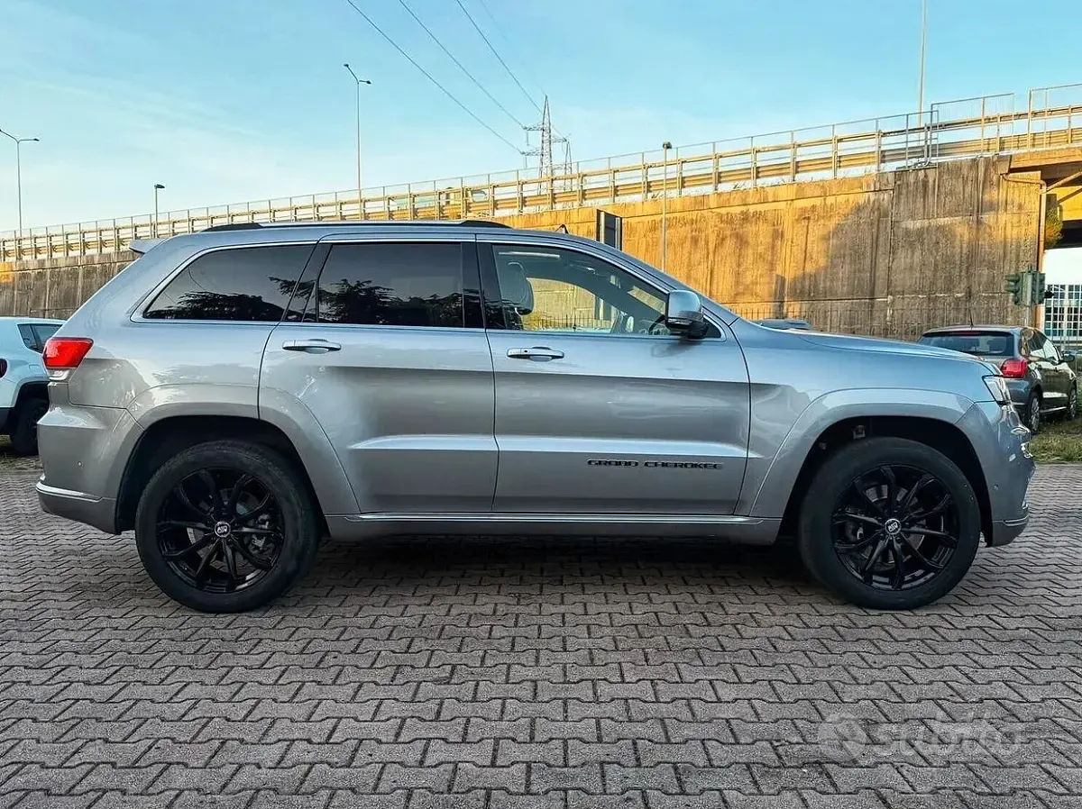 Usata Jeep Grand Cherokee Summit 250 CV (183 kW) 2019 Grigio SUV