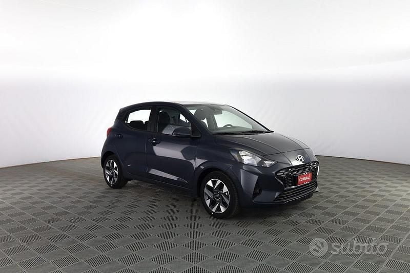 Nuova Hyundai i10 2025 Grigio Utilitaria
