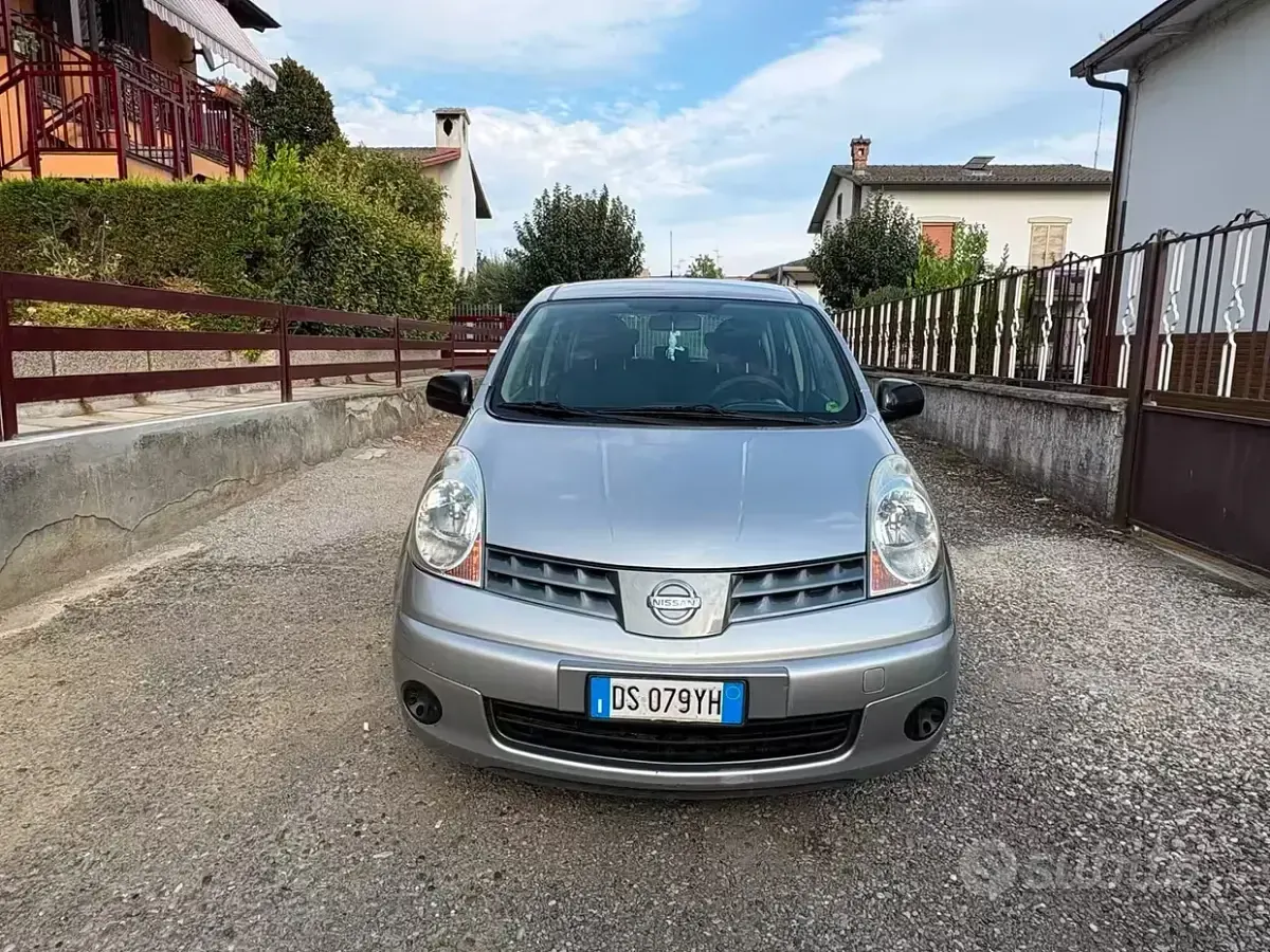 Usata Nissan Note Acenta 88 CV (64 kW) 2008 Grigio Utilitaria