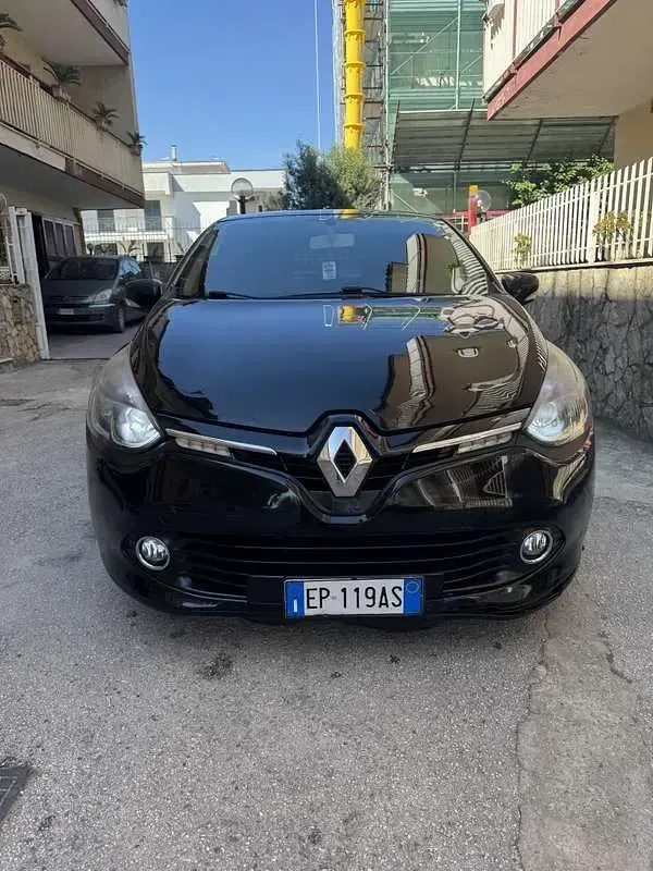 Usata Renault Clio IV 73 CV (53 kW) 2013 Berlina