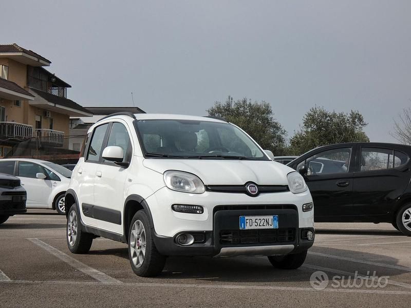 Usata Fiat Panda 4x4 S 95 CV (69 kW) 2016 Bianco Utilitaria