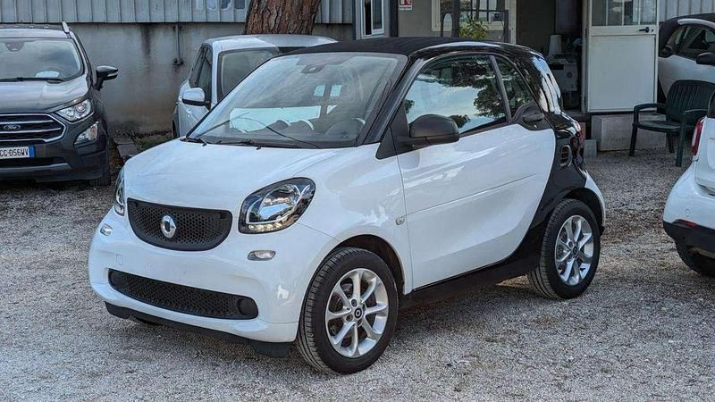 Usata Smart ForTwo Coupé 71 CV (52 kW) 2018 Bianco Utilitaria