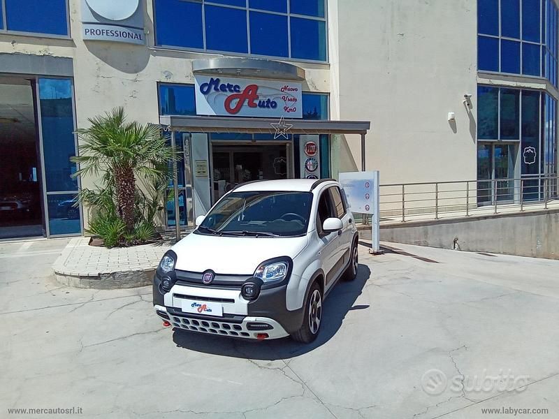 Usata Fiat Panda Cross Cross 69 CV (50 kW) 2024 Bianco Utilitaria
