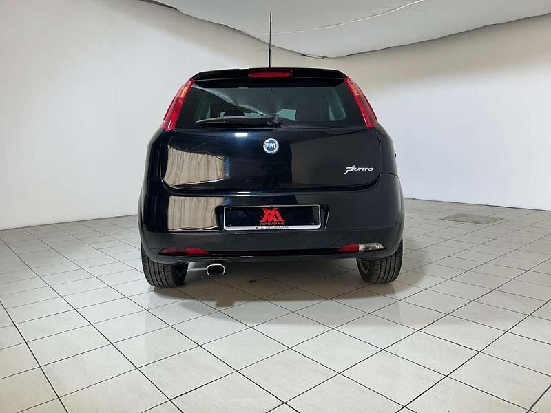 Usata Fiat Grande Punto Dynamic 95 CV (69 kW) 2006 Nero Utilitaria