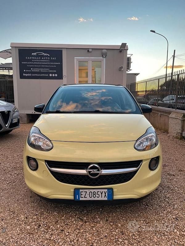 Usata Opel Adam Glam 70 CV (51 kW) 2015 Giallo Utilitaria